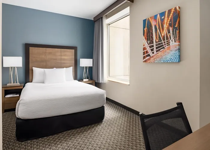 La Quinta Inn & Suites By Wyndham Chicago Downtown